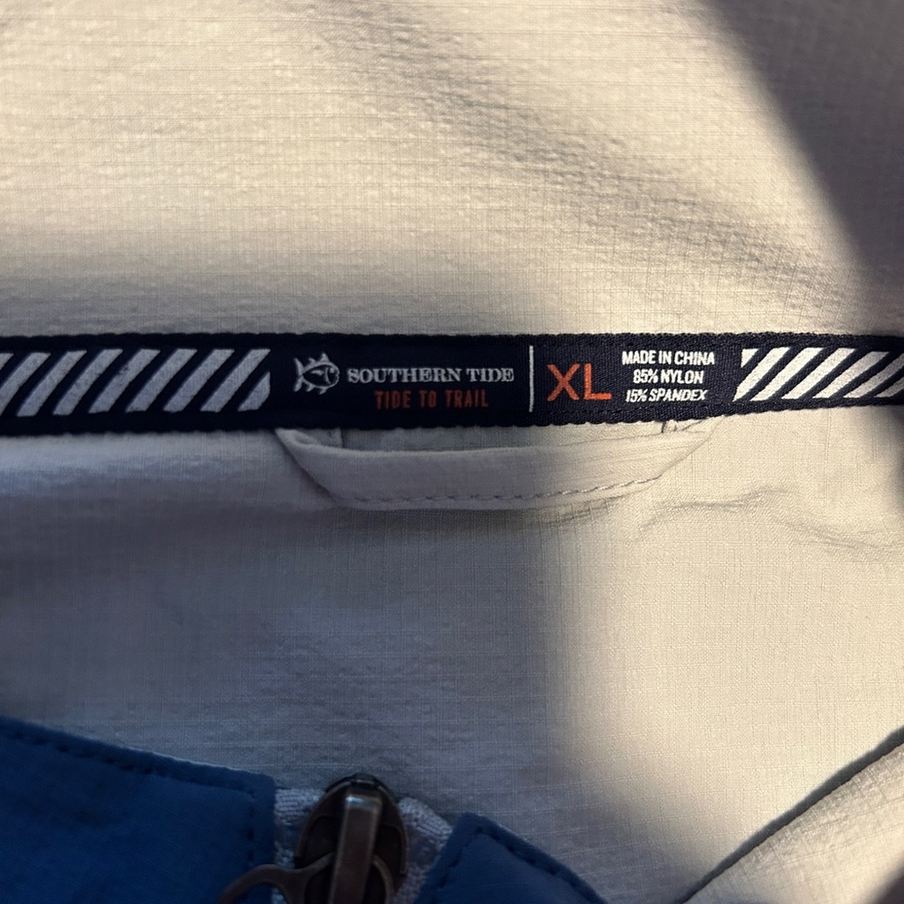 Southern Tide Weather Resistant Performance Jacket - Picture 2 of 4